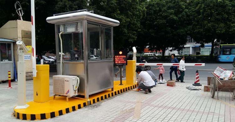 小區(qū)門口車輛車牌識別控制系統(tǒng)安裝